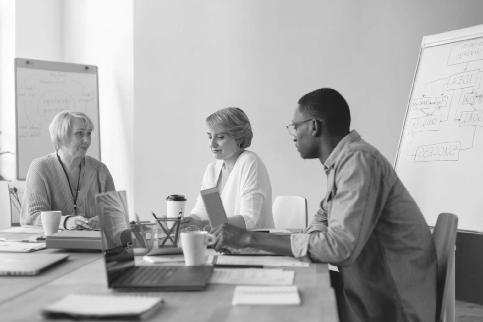 Panel de análisis financiero mostrando visualización de datos en tiempo real